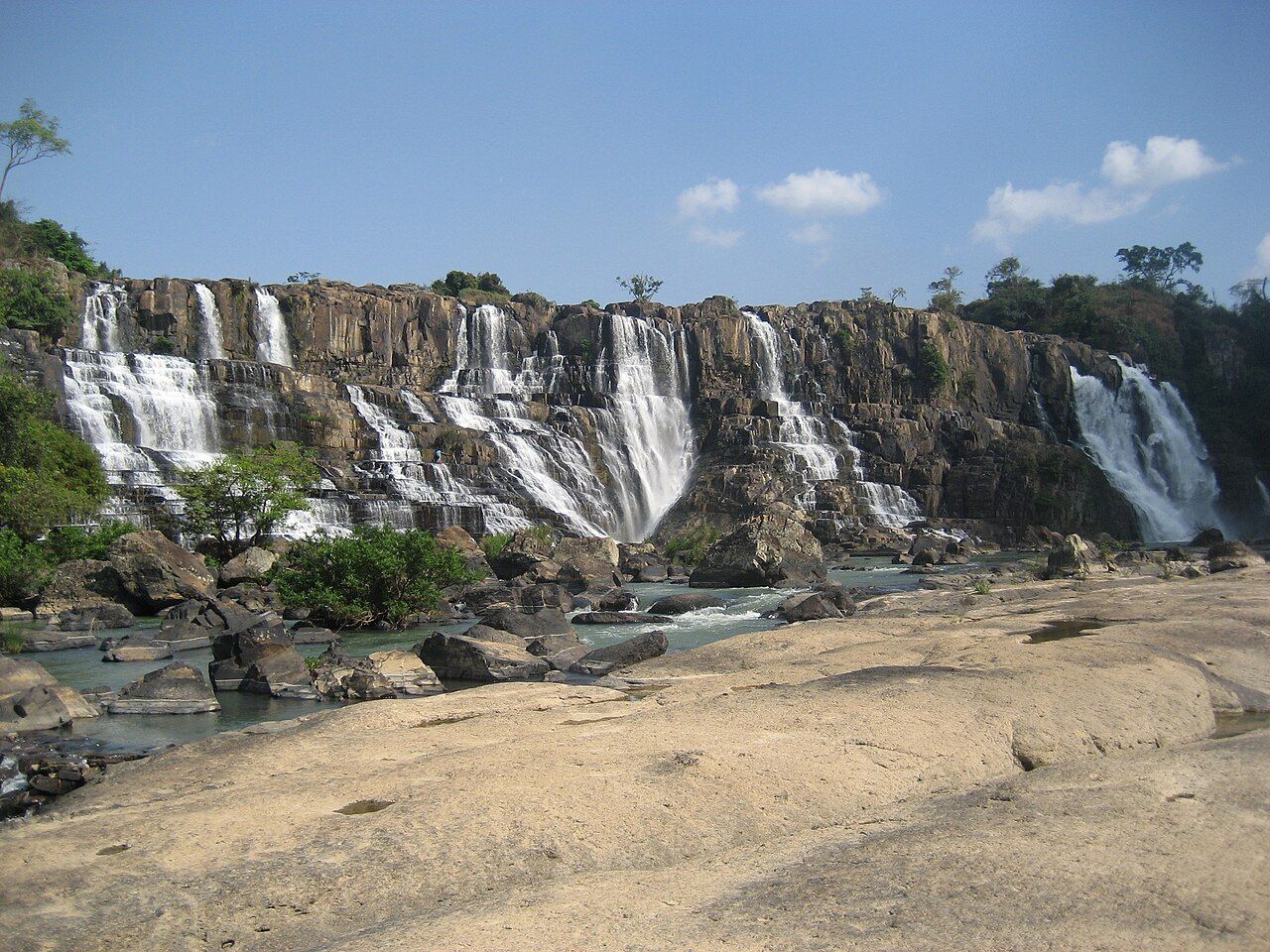 Водопад Понгур рядом с Далатом
